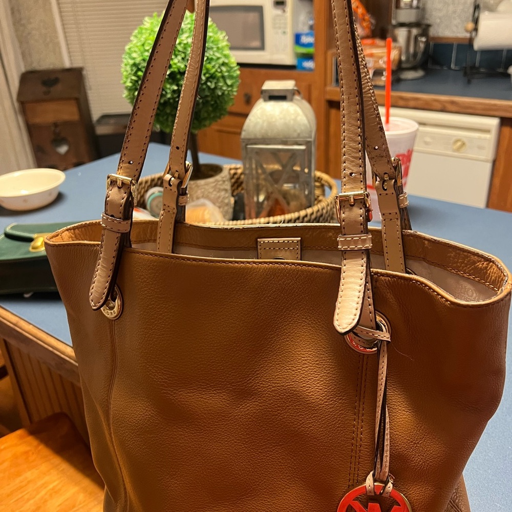 Michael Kors leather tote. An oldie but a goodie.